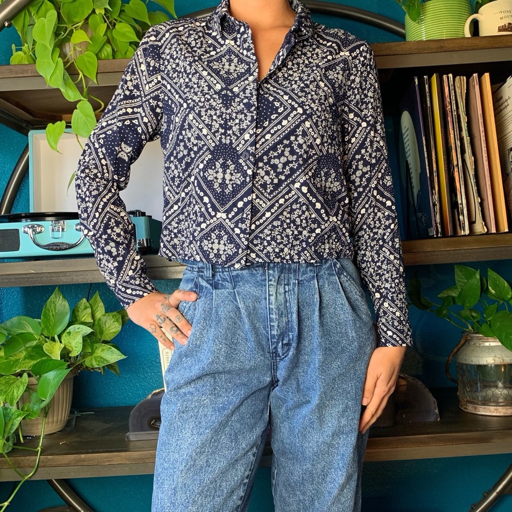 H&M Divided cropped button down